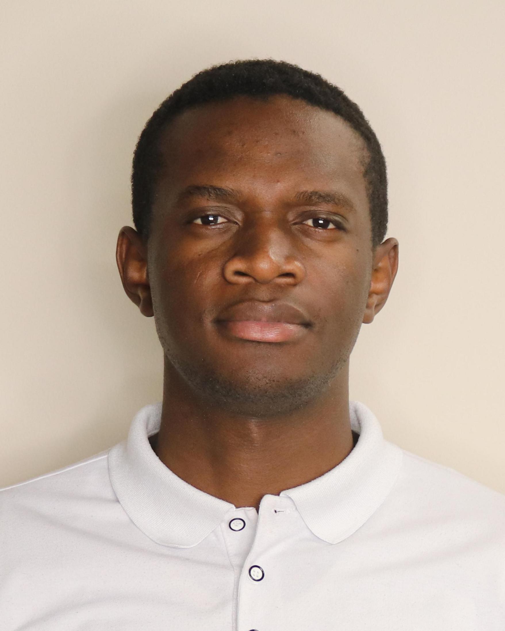局长Gaetan Ntambwe
