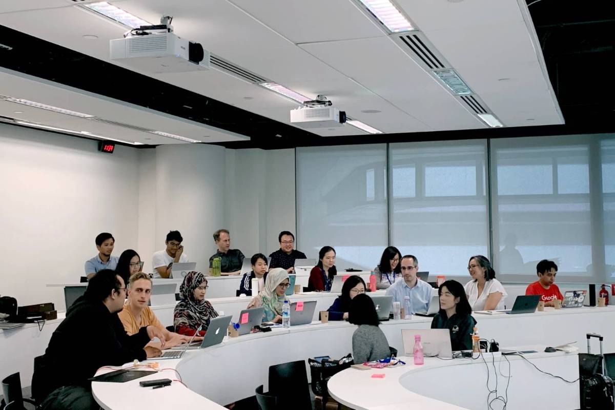 学生s in a classroom
