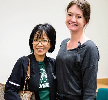 President Tuminez with 学生 Taylor Jensen