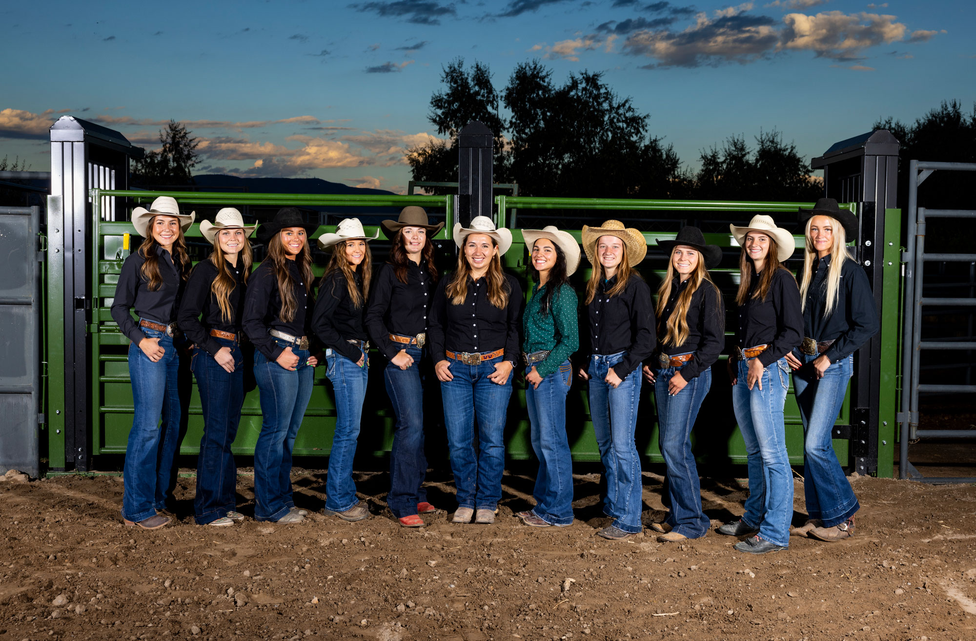 2023 2024 UVU Women's 竞技 Team